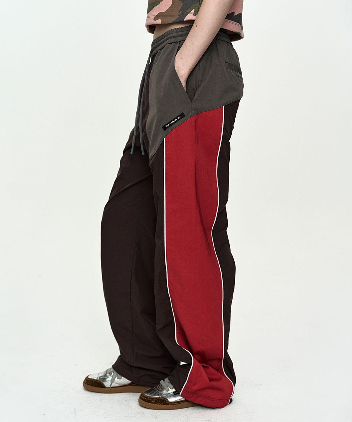 앤더슨벨(ADSB ANDERSSON BELL) UNISEX COLOR BLOCK NYLON TRACK PANTS apa876u(RED/BROWN)