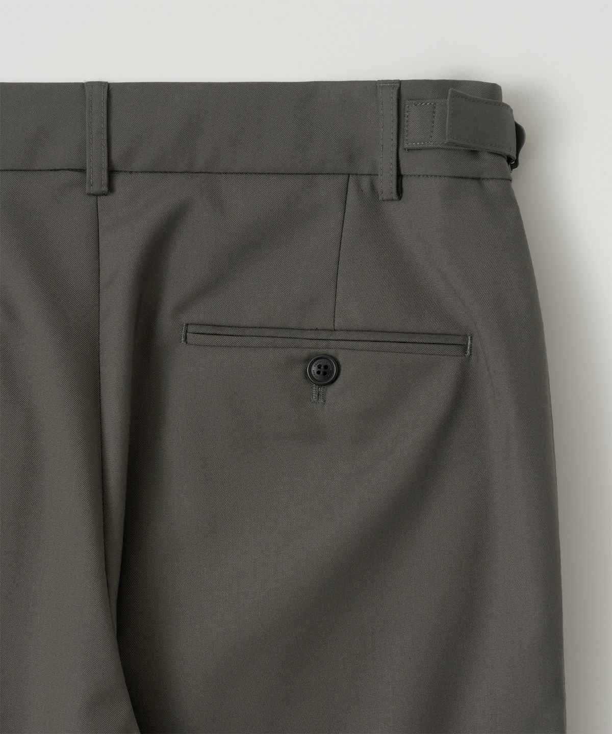 어나더 오피스(ANOTHER OFFICE) [SS] Santiago Slacks Flexible 30L (Olive Gray)