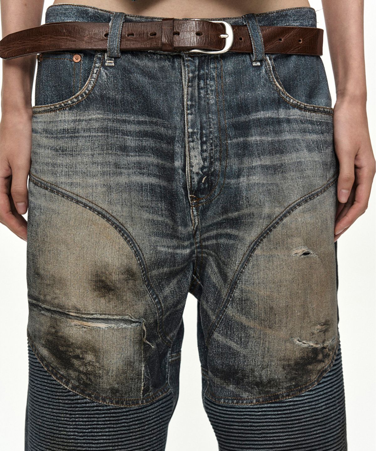 앤더슨벨(ADSB ANDERSSON BELL) DENIM TROMPE-LOEIL GRAPHIC BIKER JEANS apa919u(MID BLUE)