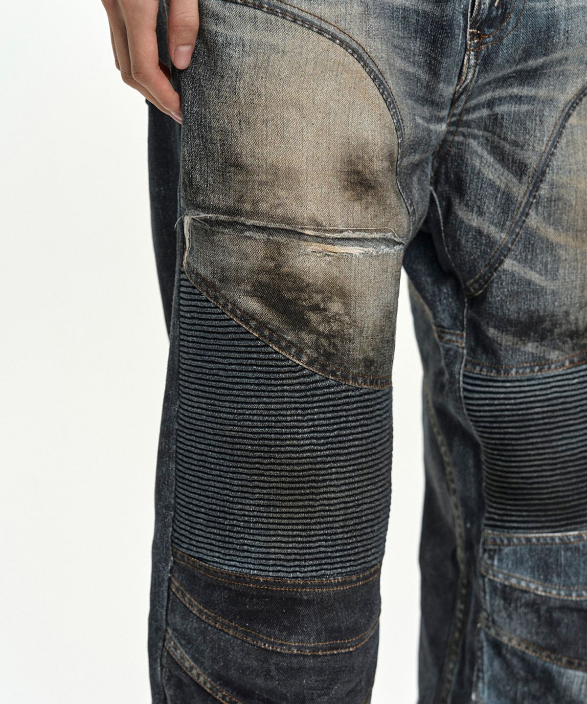 앤더슨벨(ADSB ANDERSSON BELL) DENIM TROMPE-LOEIL GRAPHIC BIKER JEANS apa919u(MID BLUE)