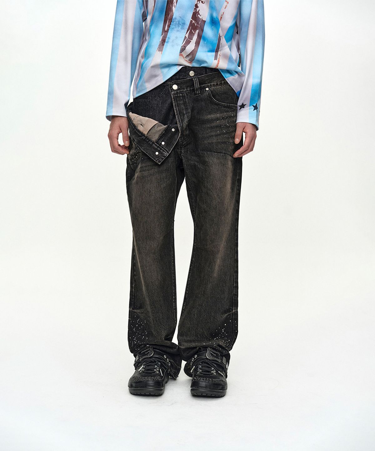 앤더슨벨(ADSB ANDERSSON BELL) UNISEX ASYMMETRIC LAYERED HOT-FIX WIDE-LEG JEANS apa912u(BLACK)