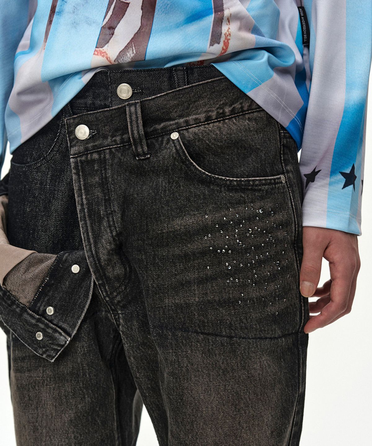 앤더슨벨(ADSB ANDERSSON BELL) UNISEX ASYMMETRIC LAYERED HOT-FIX WIDE-LEG JEANS apa912u(BLACK)