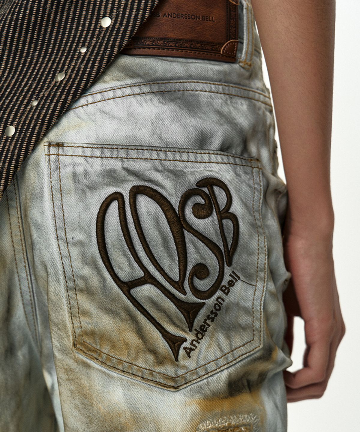 앤더슨벨(ADSB ANDERSSON BELL) SPRAY BOOTSCUT JEANS apa893w(SKY BLUE)