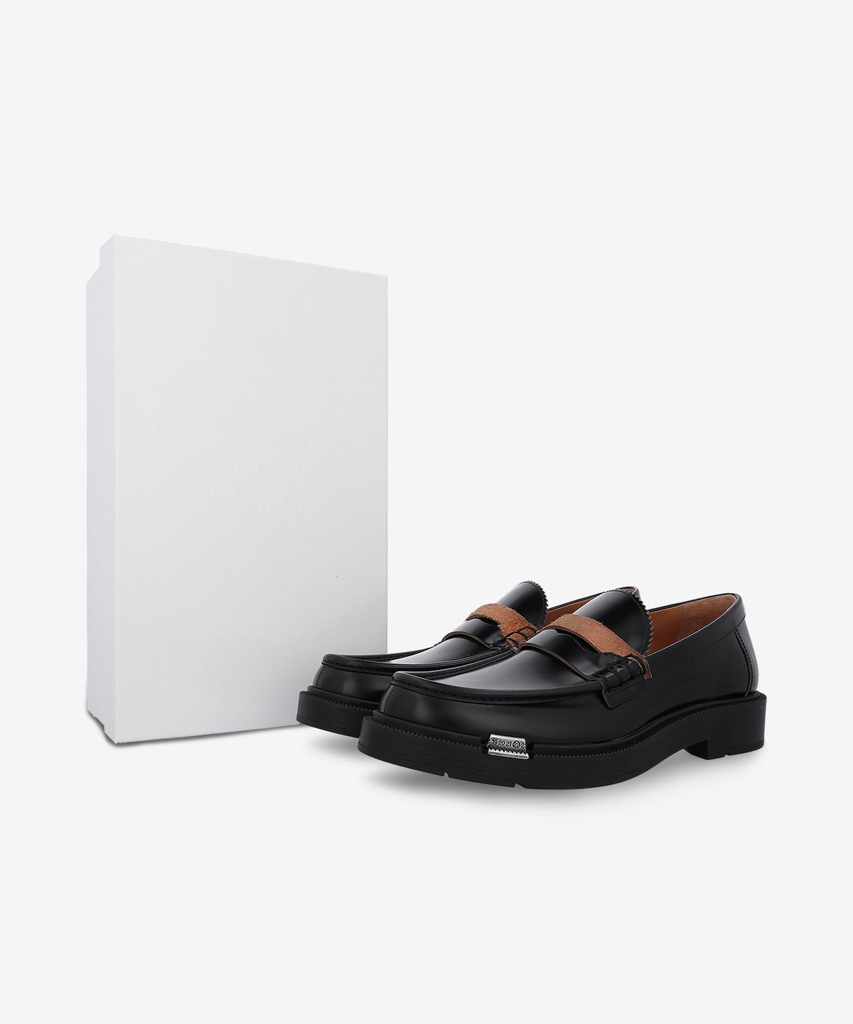 메종 마르지엘라(MAISON MARGIELA) 드코르띠크 로퍼 - 블랙 / S57WR0150P7554T8013