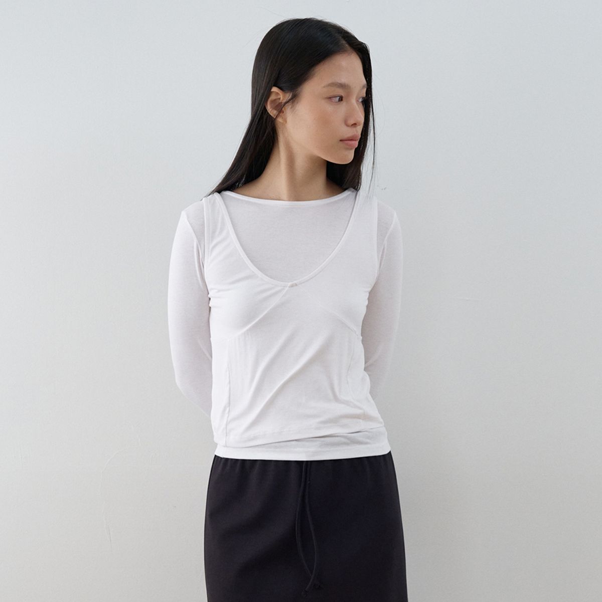 노우드(NOEUD) V-Lane Sleeveless (Ivory)