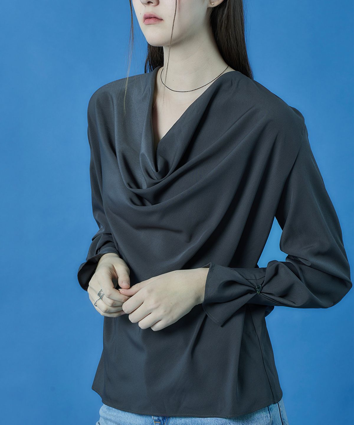 콜릿(KOLEAT) 드레이프 라운드넥 루즈핏 소매 셔링 긴팔티셔츠 [3colors] 블라우스 ver. 602