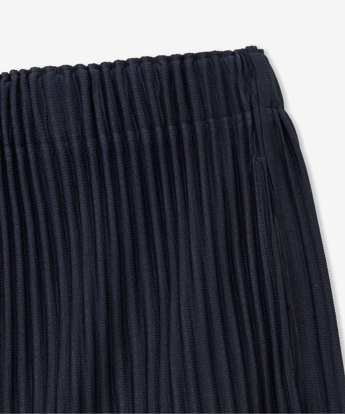 티엔지티(TNGT) Yoyogi Pleats Tapered-fit Pants (Navy) TNPA6E114N2