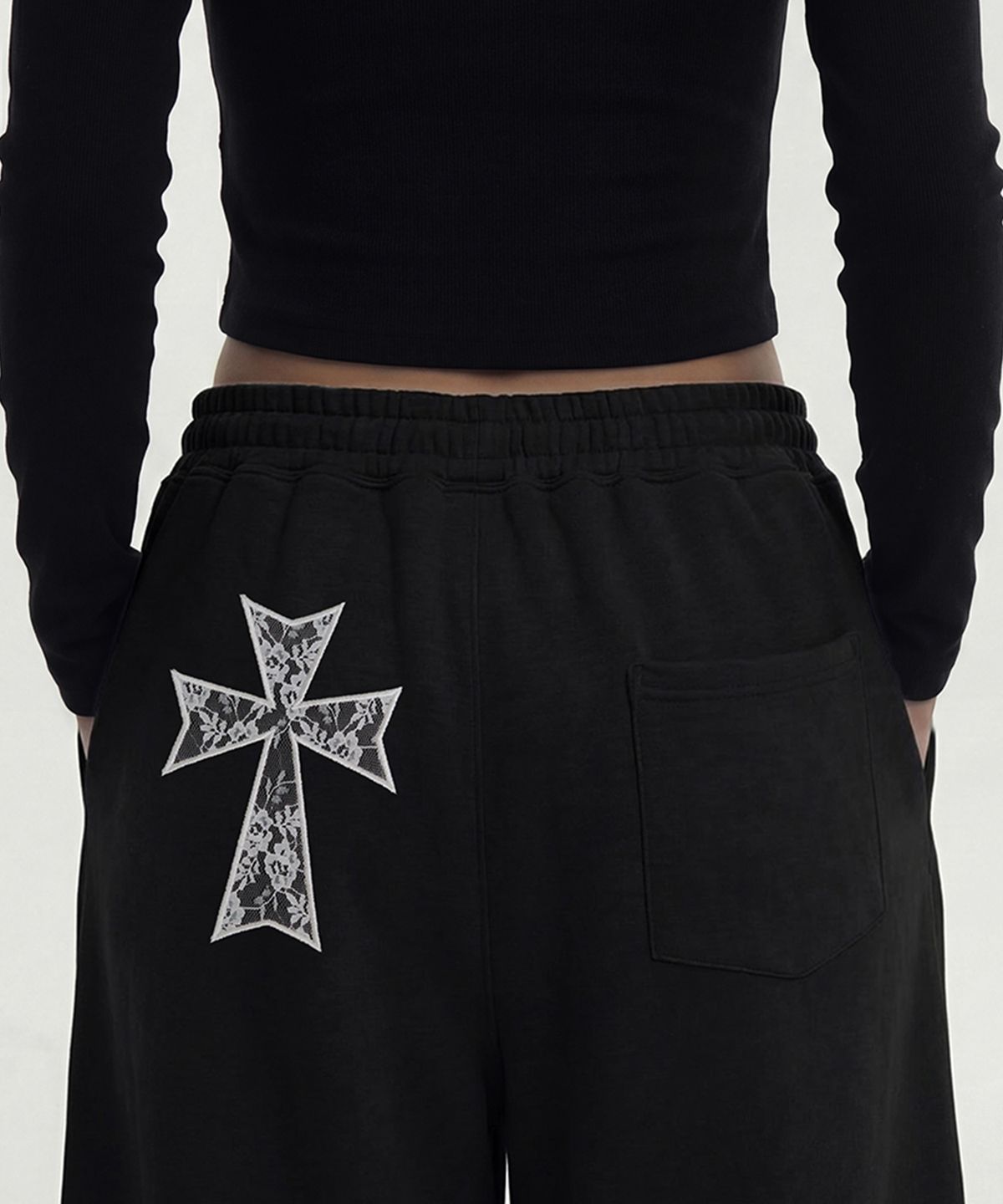그레이버(GRAVER) [UNISEX]DOT CROSS_LACE 트레이닝 와이드 팬츠_2color