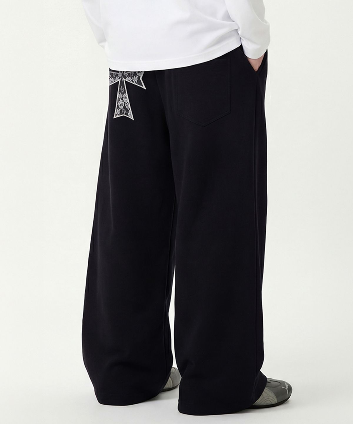그레이버(GRAVER) [UNISEX]DOT CROSS_LACE 트레이닝 와이드 팬츠_2color