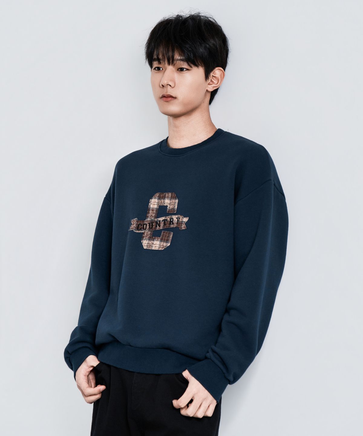 와르(WAAR) M1081 컨트리 자수 맨투맨(3colors)