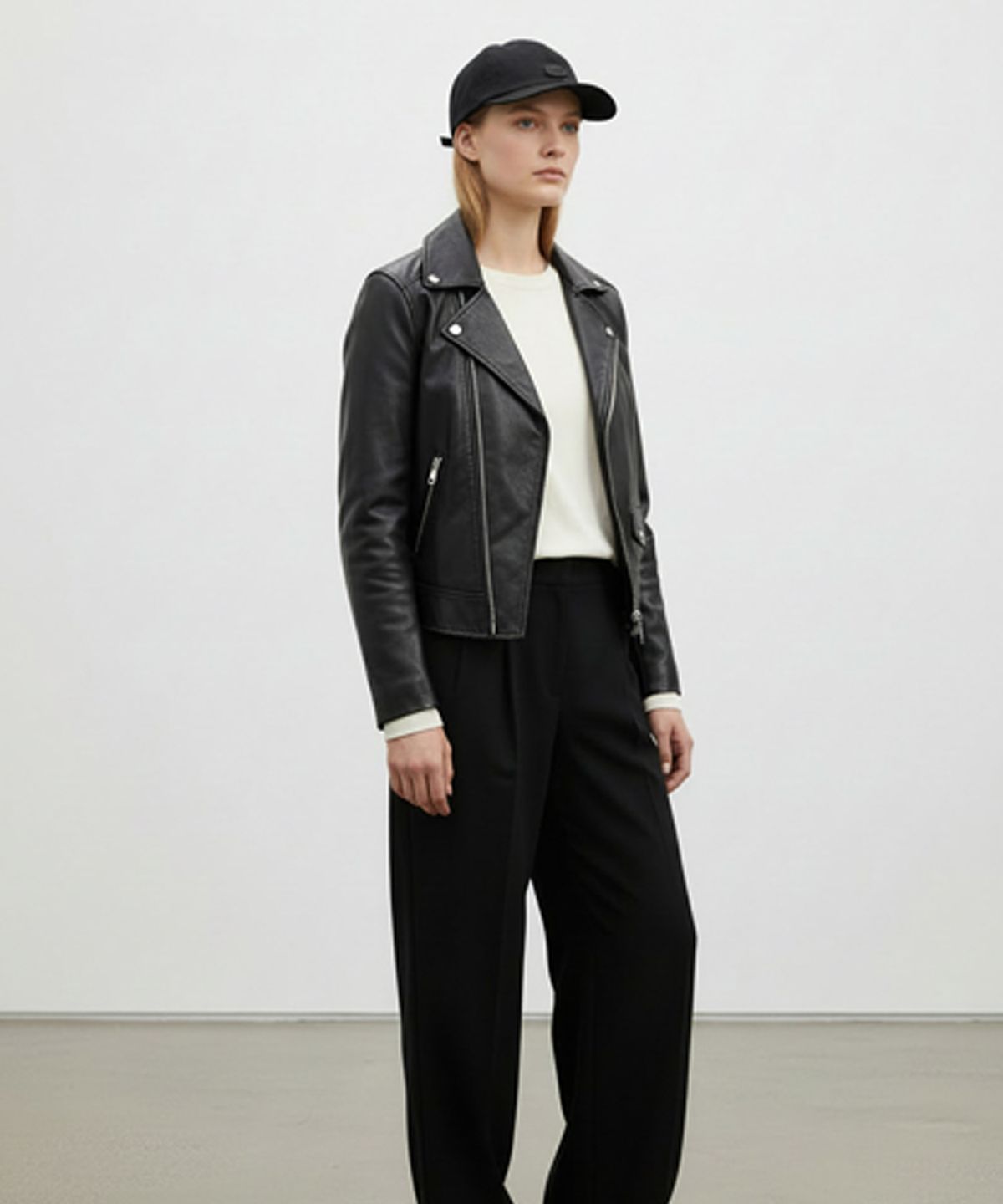 유니버셜 케미스트리(UNIVERSAL CHEMISTRY) Black Short Brim Bikecap 바이크캡