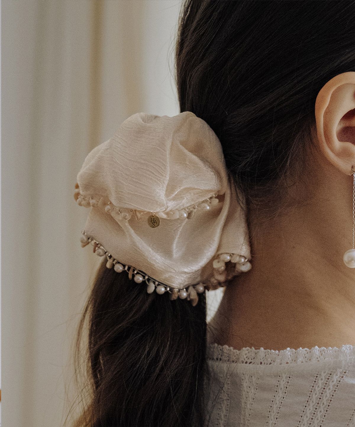 하스(HAS) HML001 Satin Droplet Pearl Scrunchie