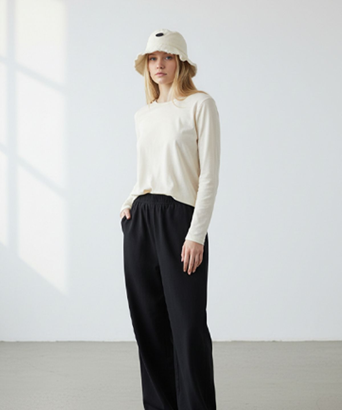 유니버셜 케미스트리(UNIVERSAL CHEMISTRY) Bubble Ivory Vintage Bucket Hat 버킷햇
