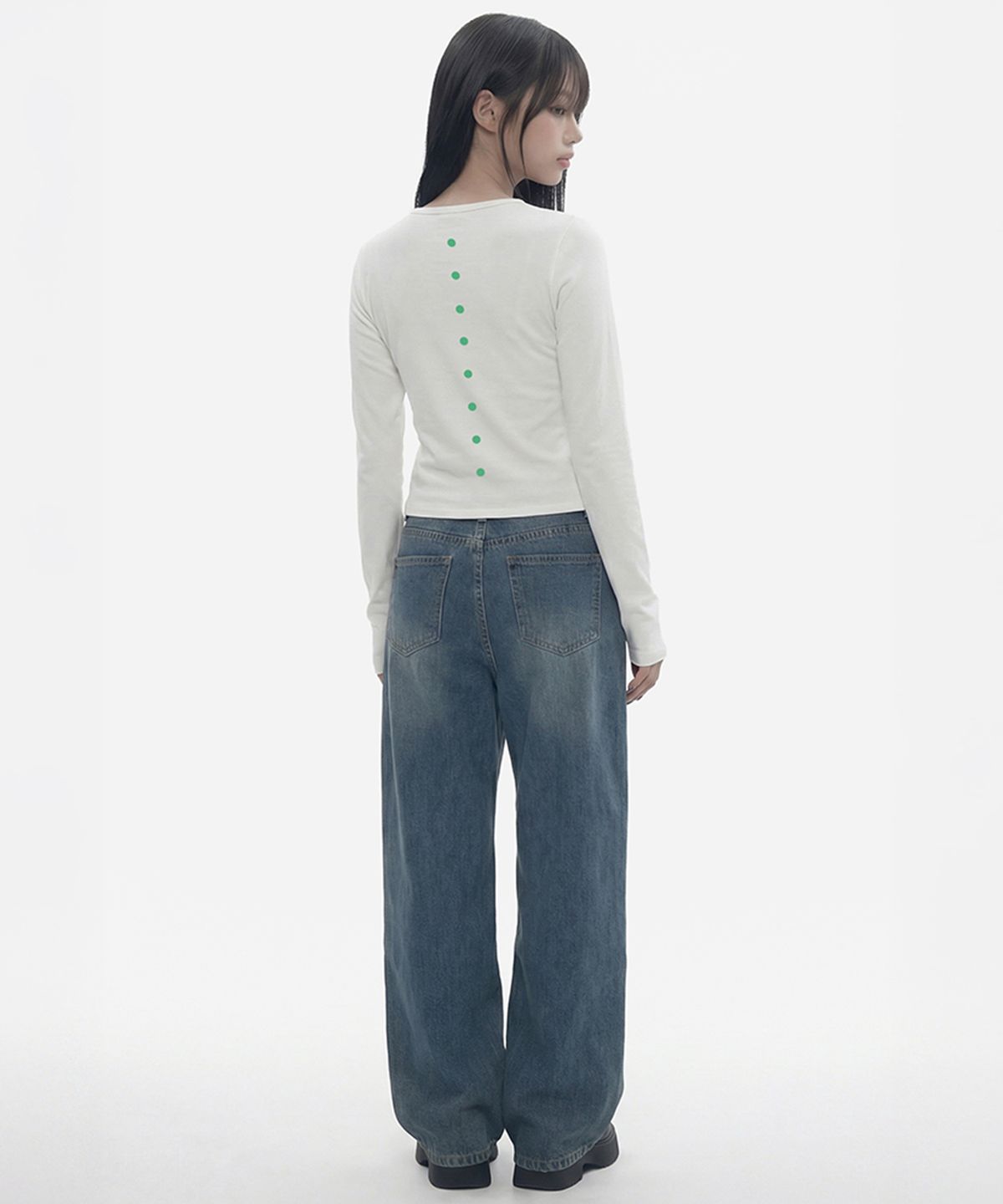 그레이버(GRAVER) [WOMAN]LINE DOTS U넥 롱슬리브_2color