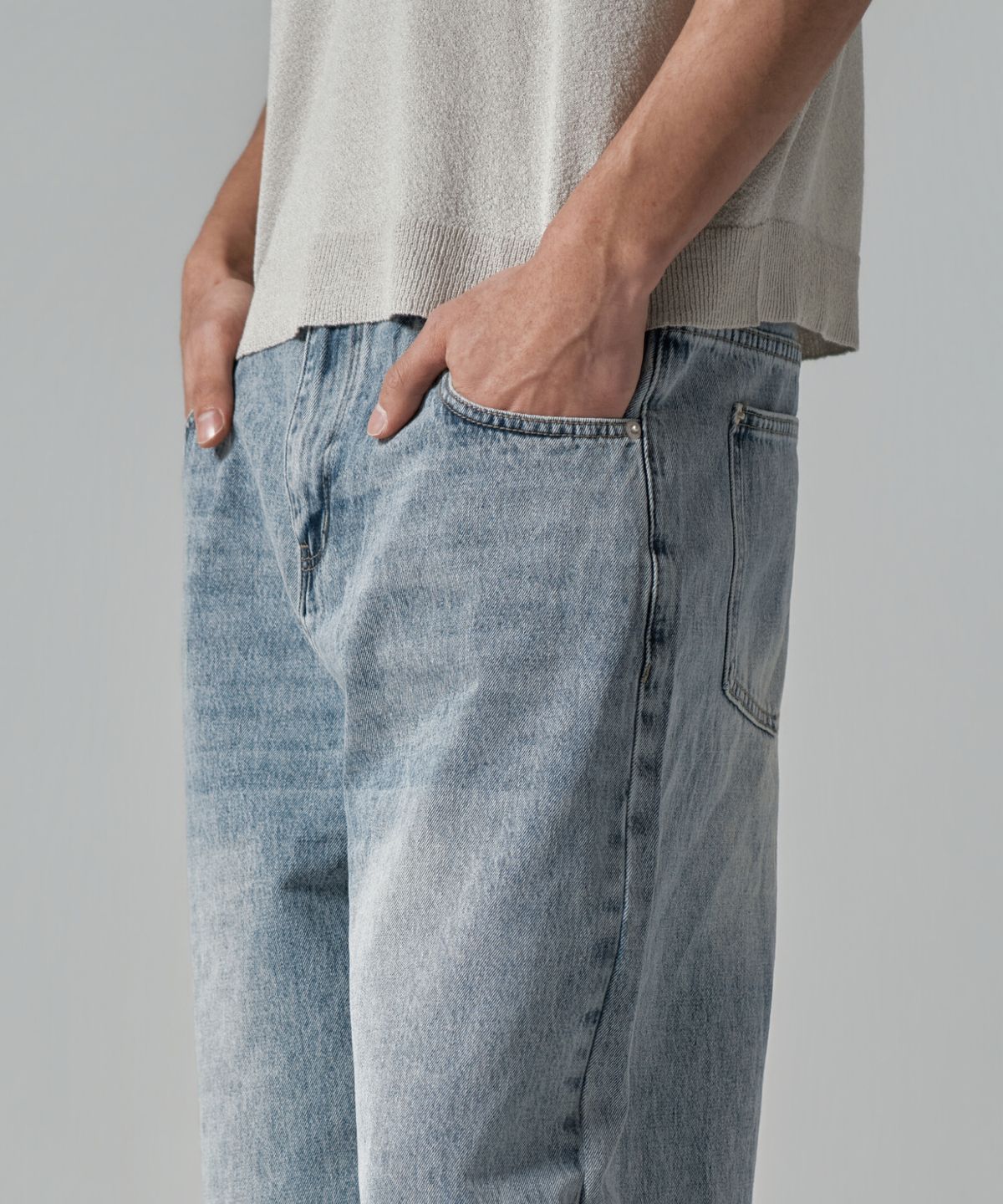 와르(WAAR) M279 커브드핏 데님 와이드 팬츠_라이트블루