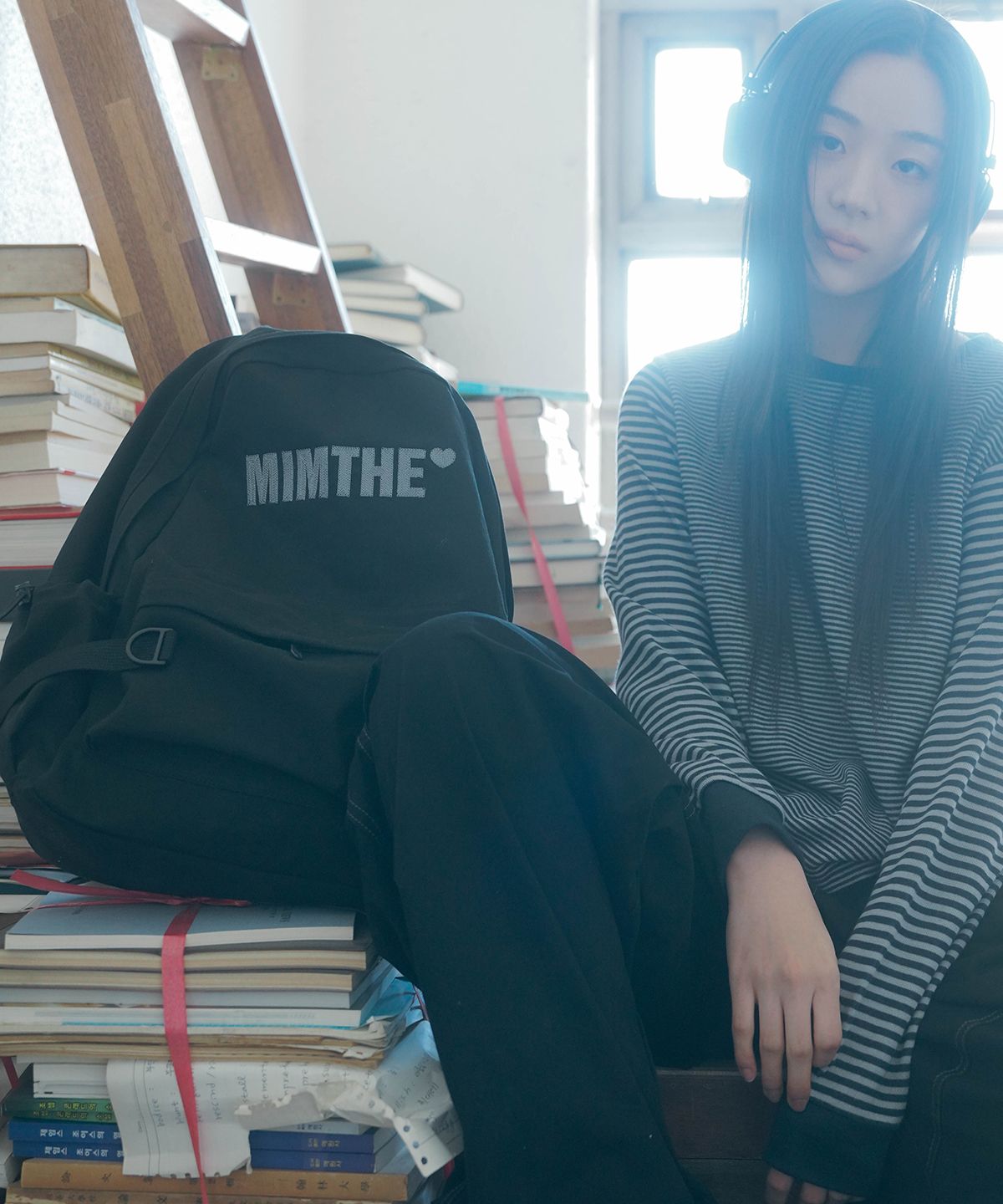 밈더워드로브(MIMTHEWARDROBE) 밈더 베이직 로고 백팩_블랙