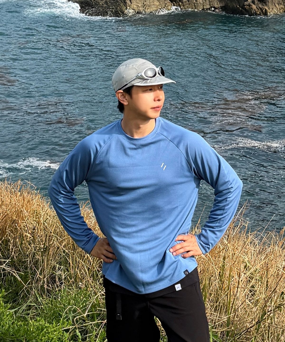 웰터 익스페리먼트(WELTER EXPERIMENT) BRISA RAGLAN LONG SLEEVES T-SHIRT_BLUE