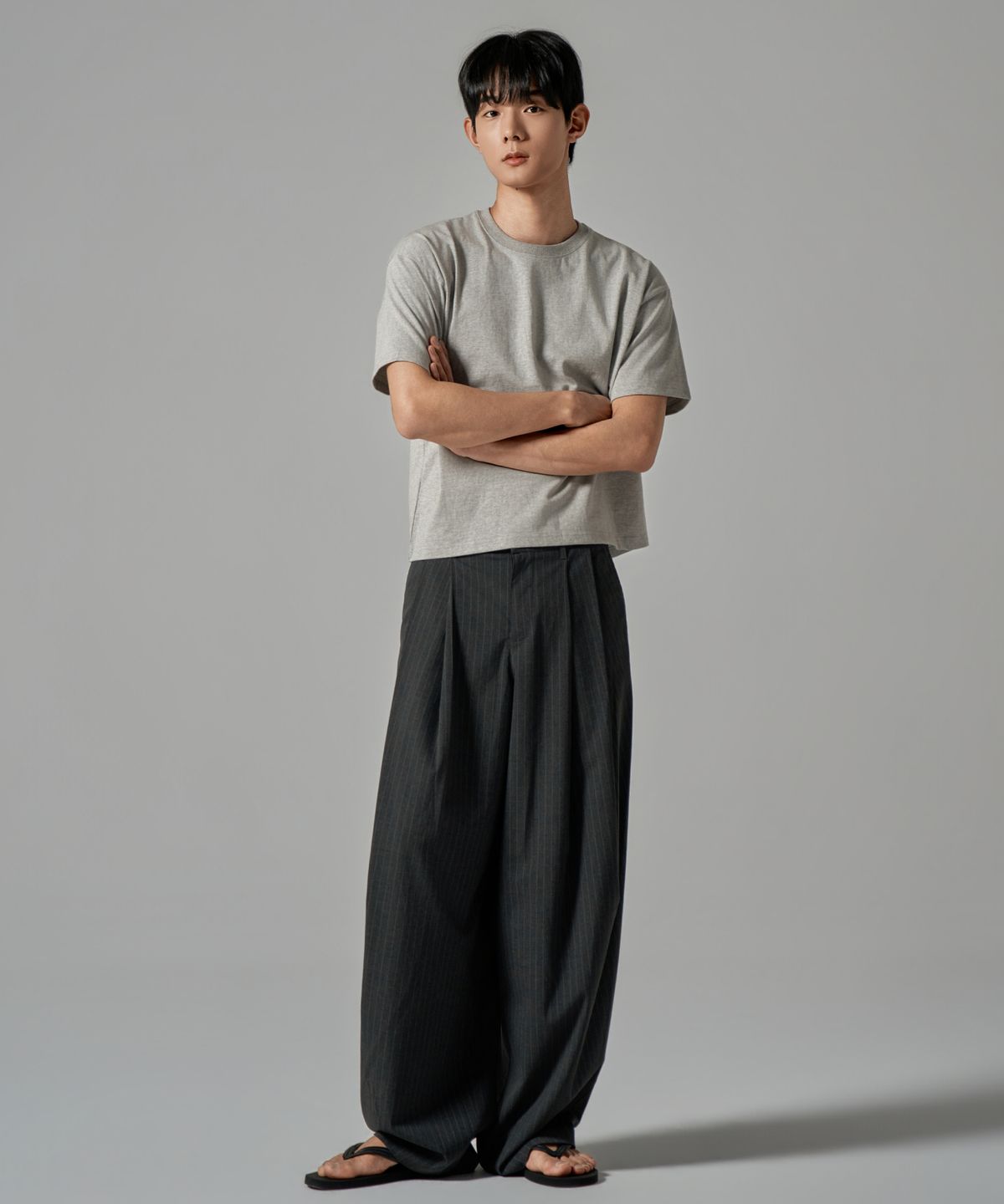 와르(WAAR) M282 투턱 스트라이프 슬랙스(2colors)