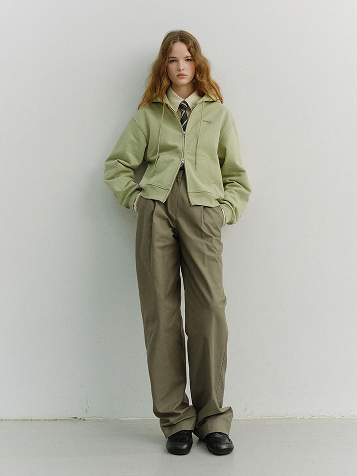 던스트(DUNST) UNISEX CROPPED ZIP-UP HOODIE_UDTS6A101_OLIVE