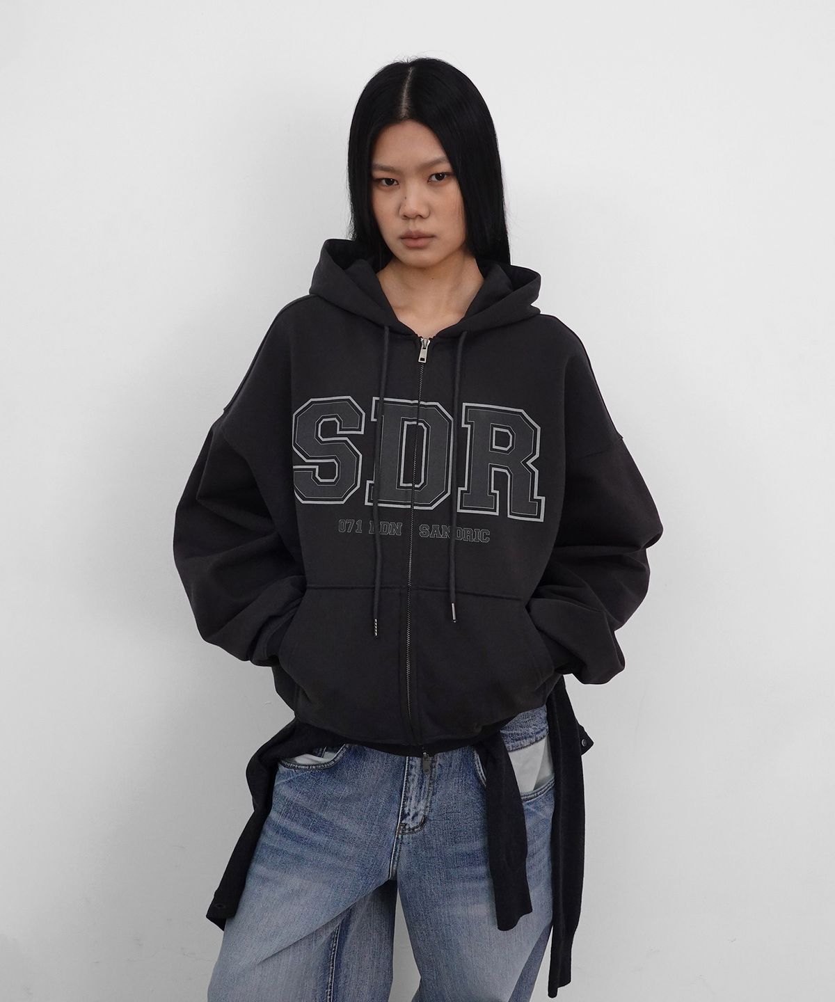 샌드릭(SANDRIC) Overfit Logo Hood Zip-up_Charcoal