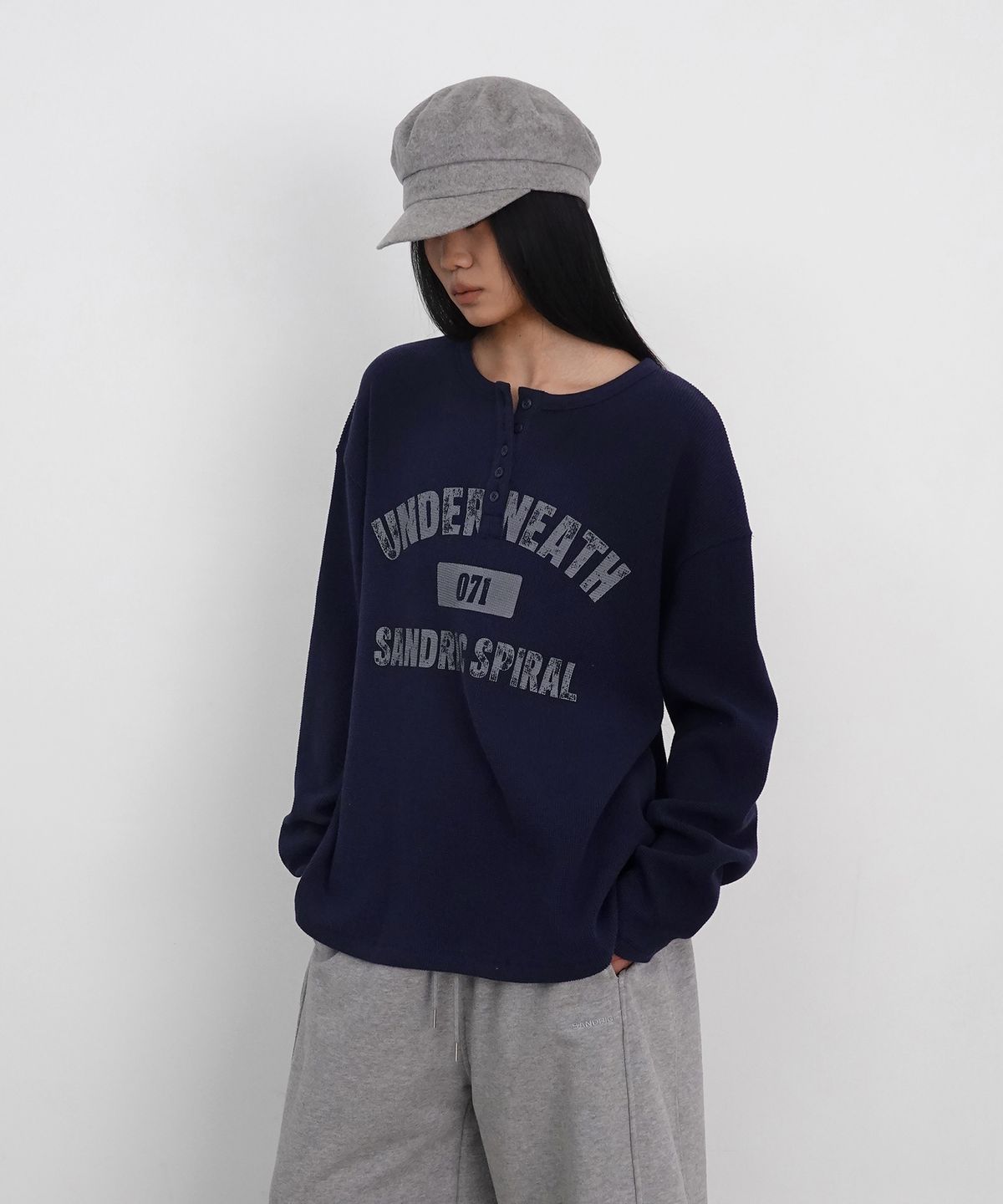 샌드릭(SANDRIC) Henley Neck Waffle Long Sleeve_Navy