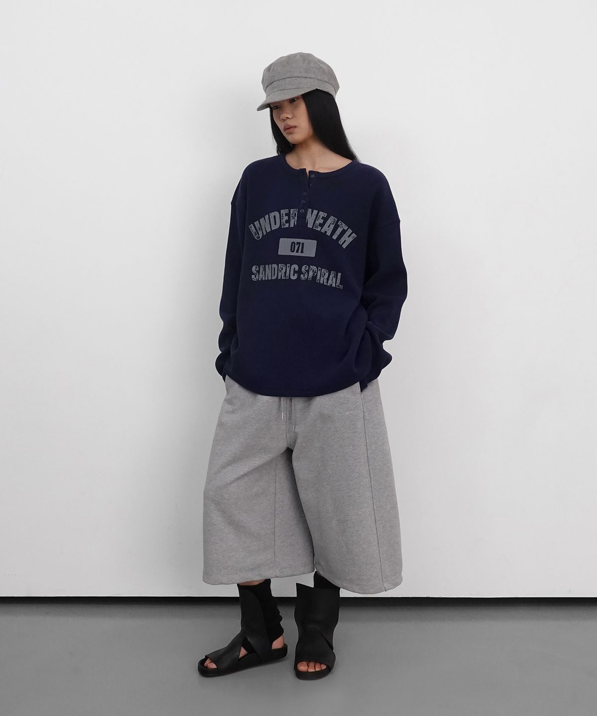 샌드릭(SANDRIC) Henley Neck Waffle Long Sleeve_Navy