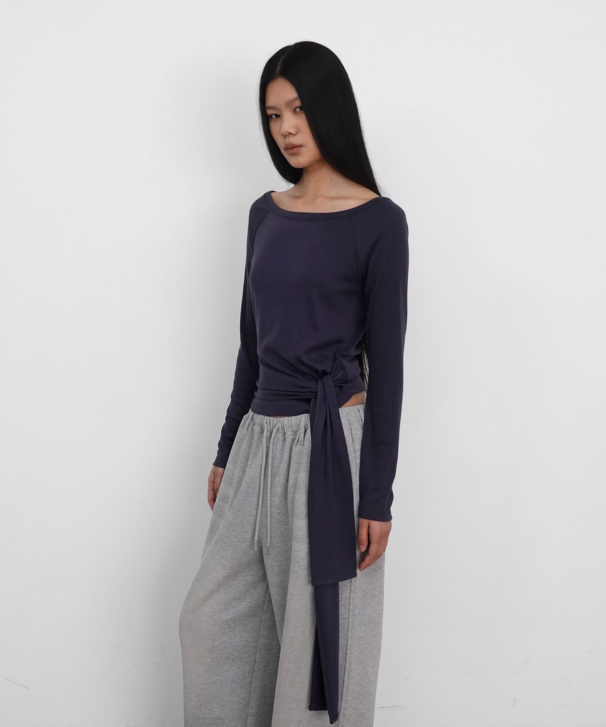 샌드릭(SANDRIC) Strap Off shoulder T_Charcoal