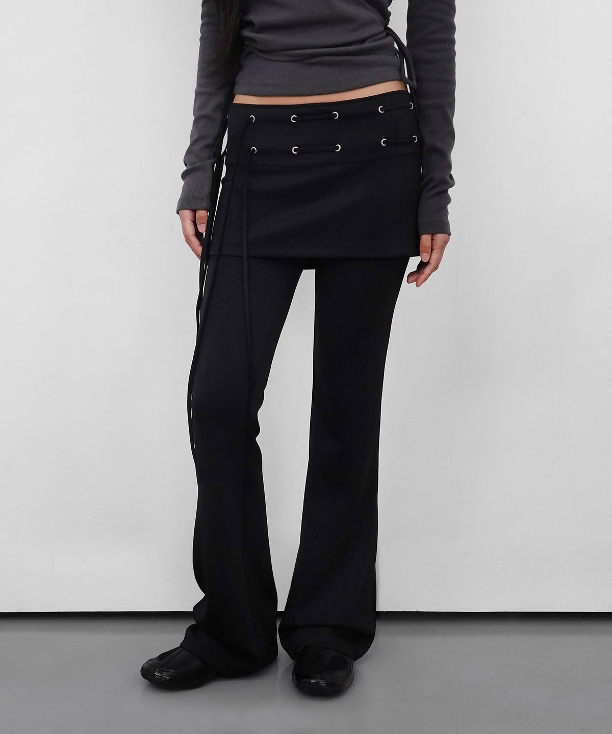 샌드릭(SANDRIC) Eyelet Skirt Pants_Black