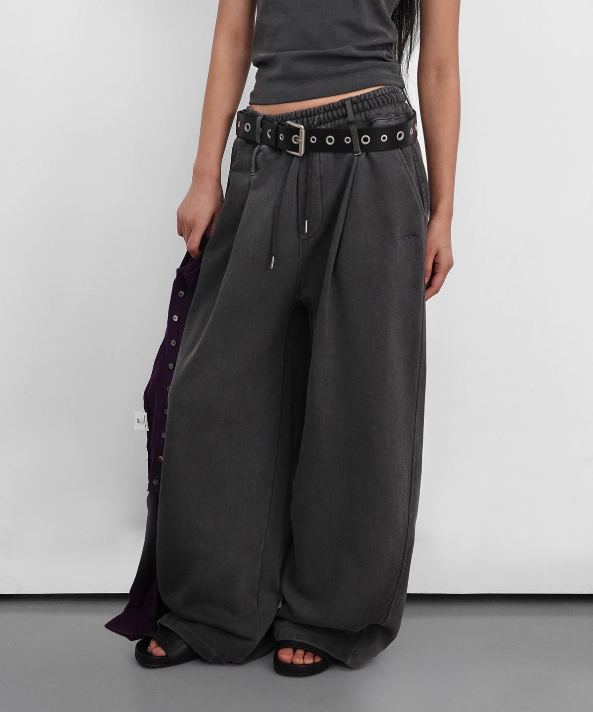 샌드릭(SANDRIC) Bold Eyelet Belt_Black