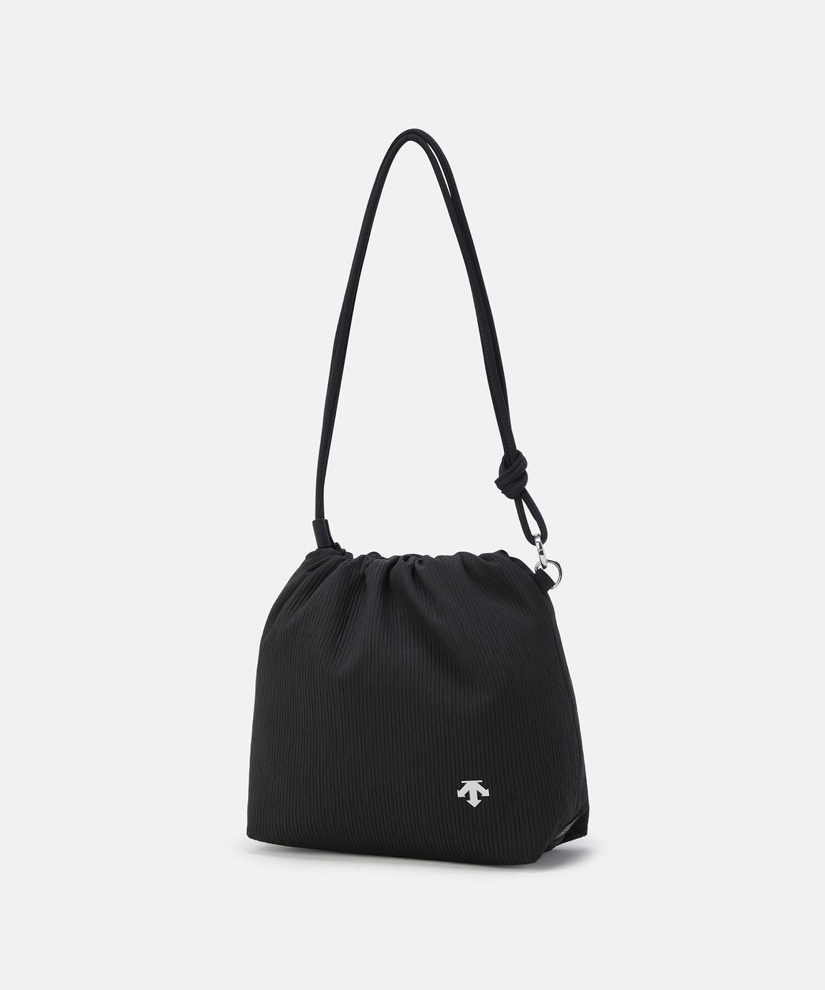 데상트(DESCENTE) 우먼스 플리츠 버킷백 블랙 SR222UBG42