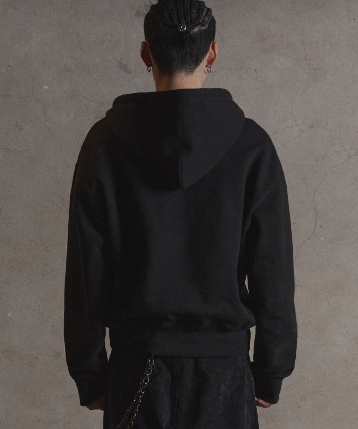 가터갤러리(GOTTER GALLERY) GALLERY CROP HOOD ZIP-UP_BLACK