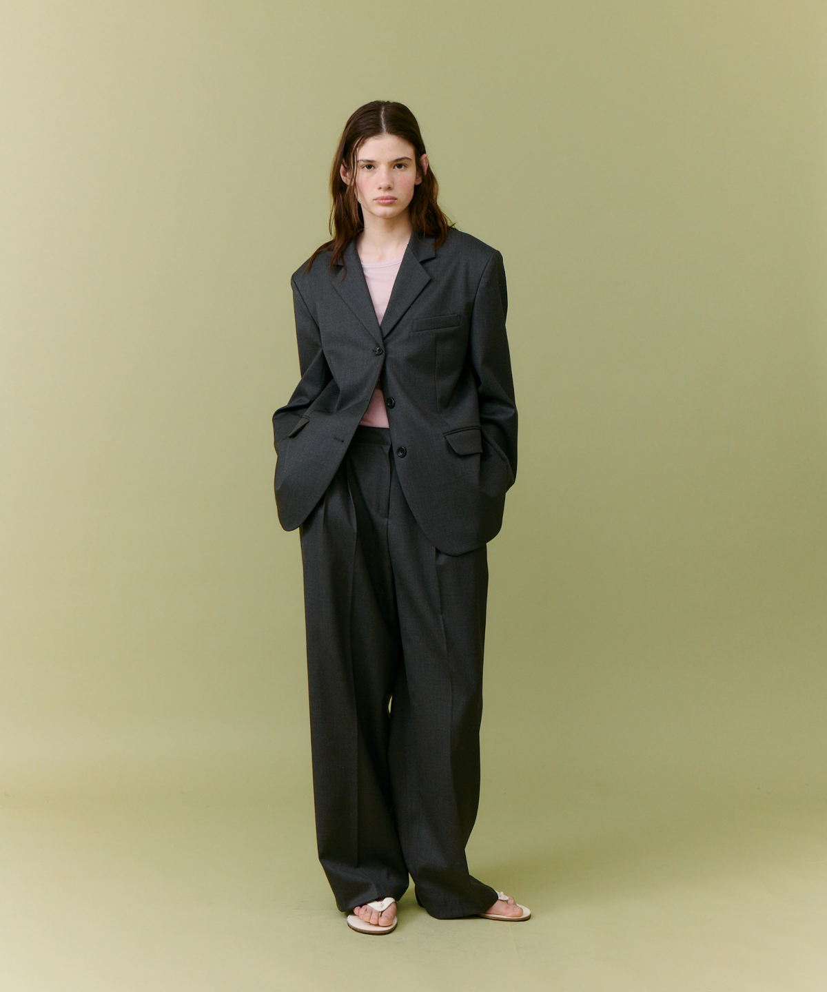 더 릴(THE LILLE) Spring wool slacks_charcoal