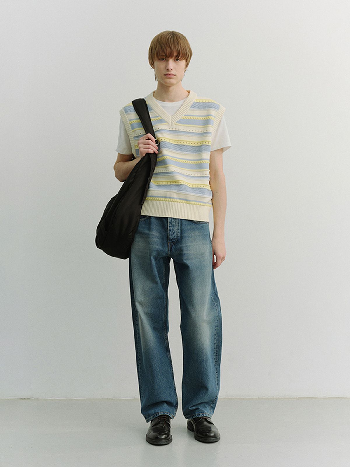 던스트 포 맨(DUNST FOR MEN) CRAFTED STRIPED KNIT VEST_UNISEX_UDSW6B123_CREAM / SOFT BLUE