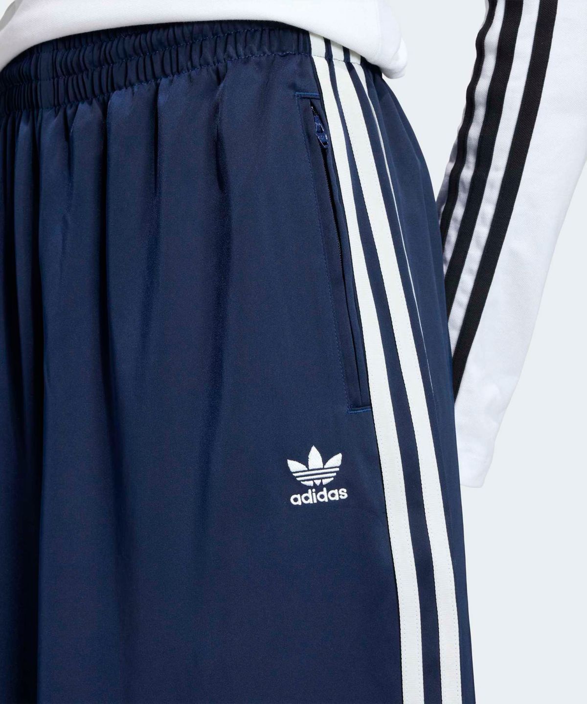 아디다스(ADIDAS) 새틴 와이드 레그 트랙 팬츠 - 나이트인디고:화이트 / KQ6543