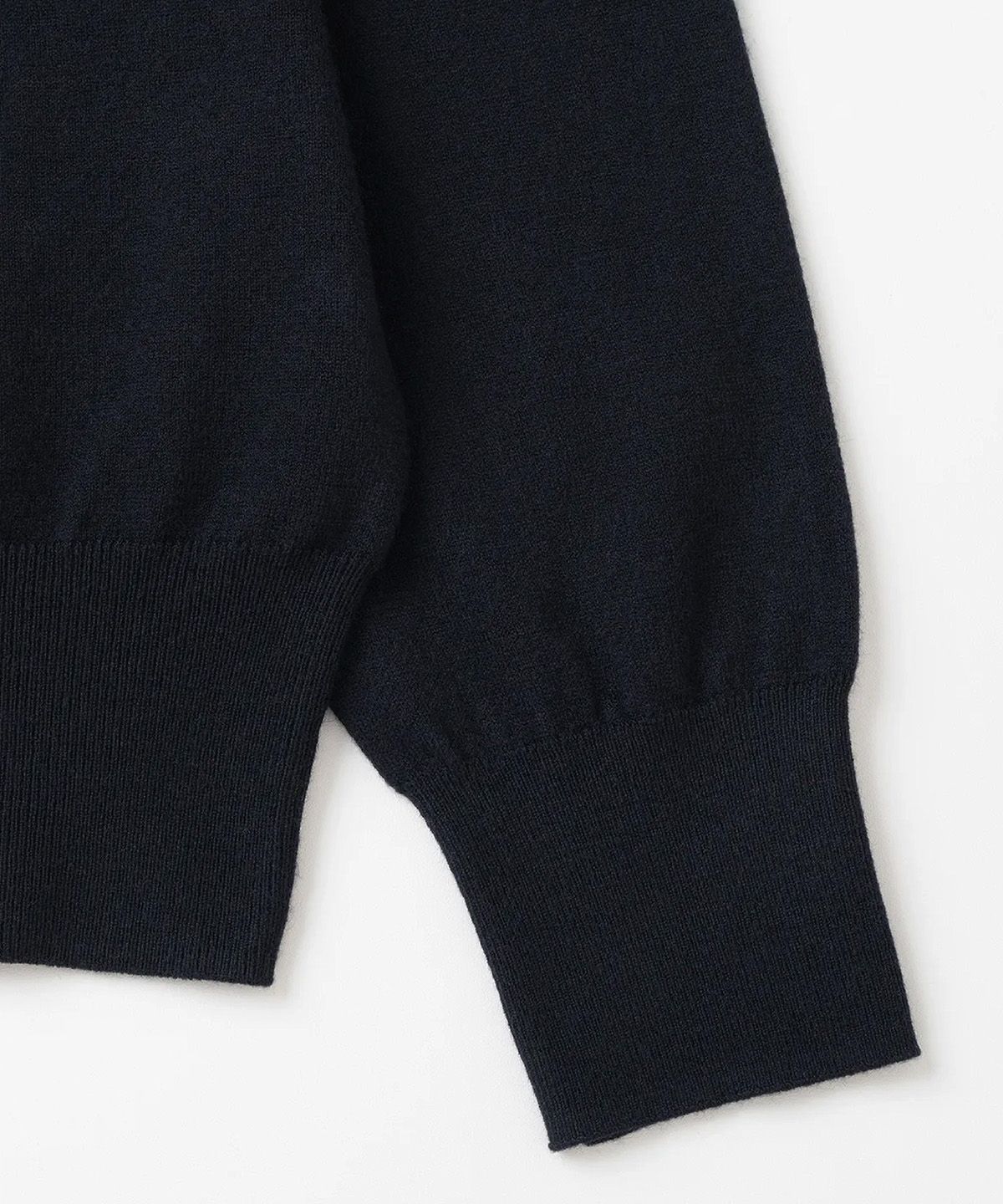 애드슬로우(ADDSLOW) V-Neck Knit (Dark Navy)