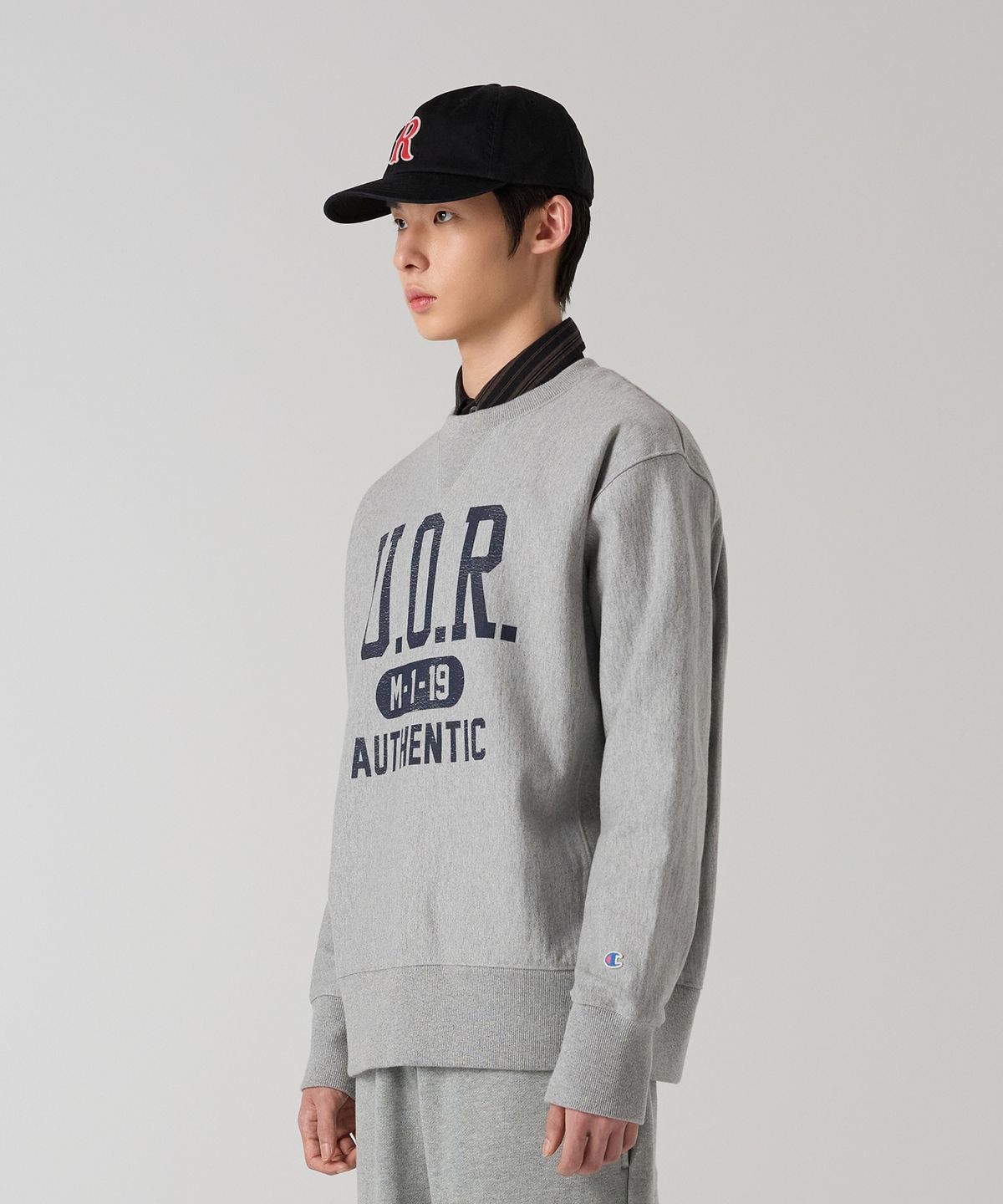 챔피온(CHAMPION) 헤리티지 리버스위브 루즈핏 워싱 스웨트셔츠 Grey