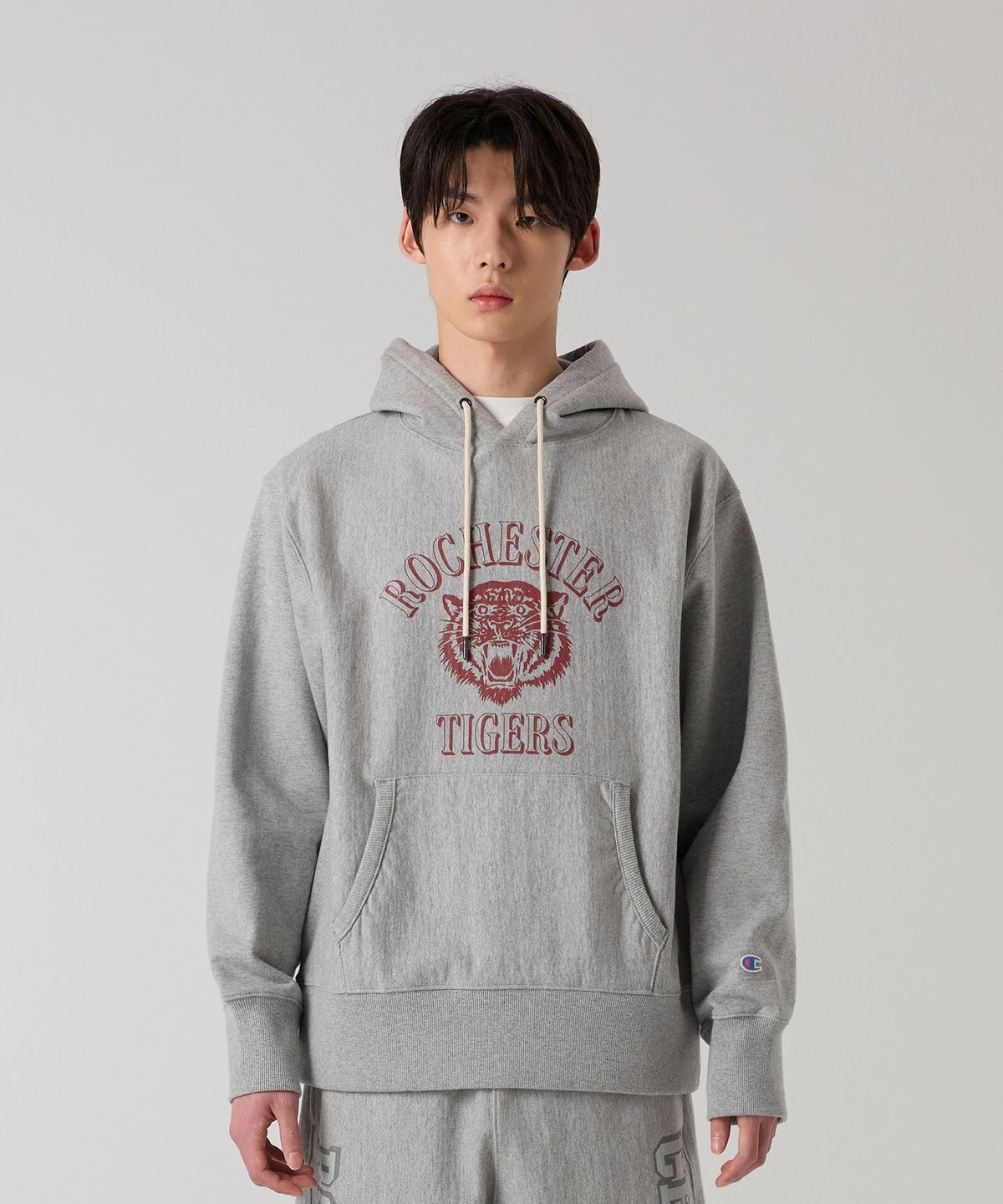 챔피온(CHAMPION) 헤리티지 리버스위브 루즈핏 워싱 후드 티셔츠 Grey
