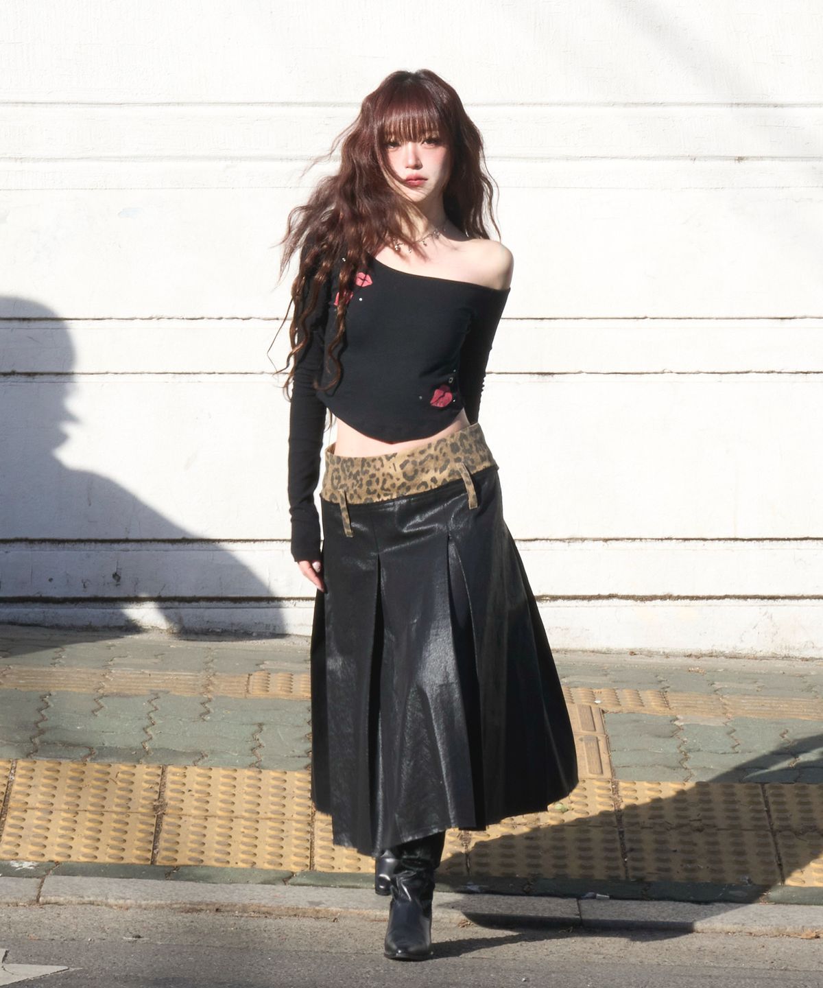 체리퀴리(CHERRYQUIRI) love bite one shoulder - black
