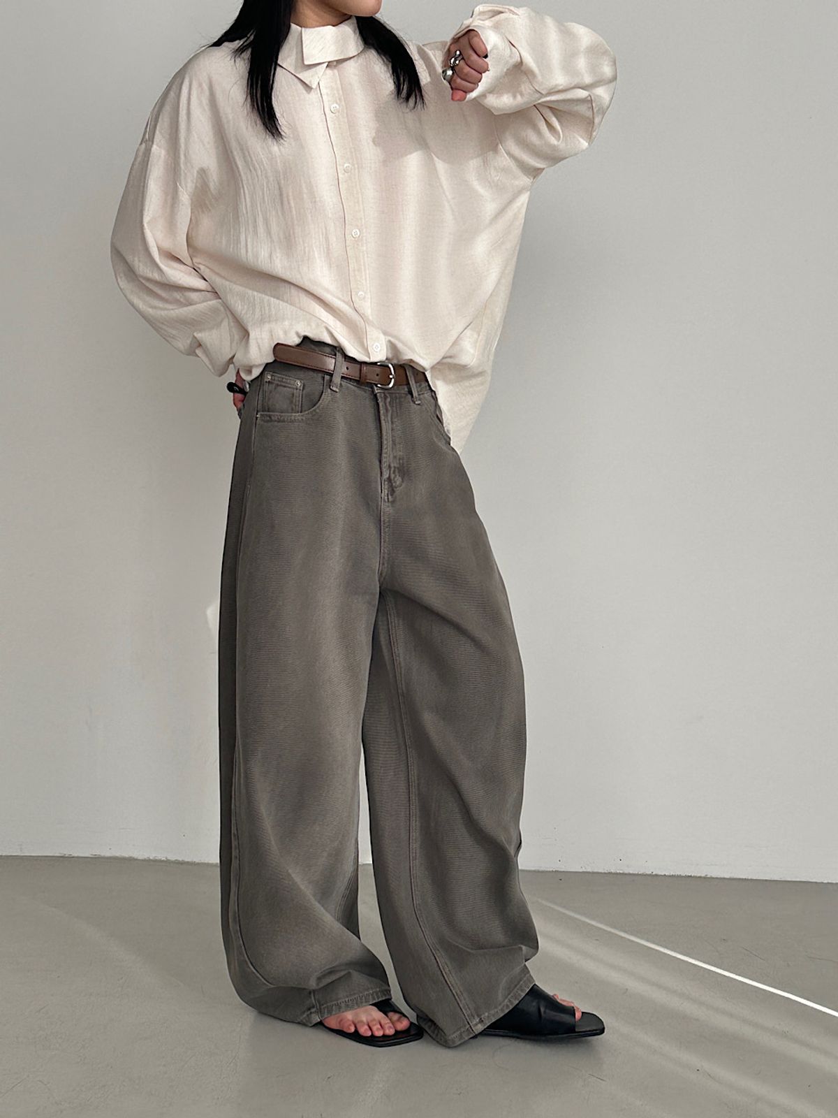아포엠(APOEM) Folded Collar Soft Blouse (3C)