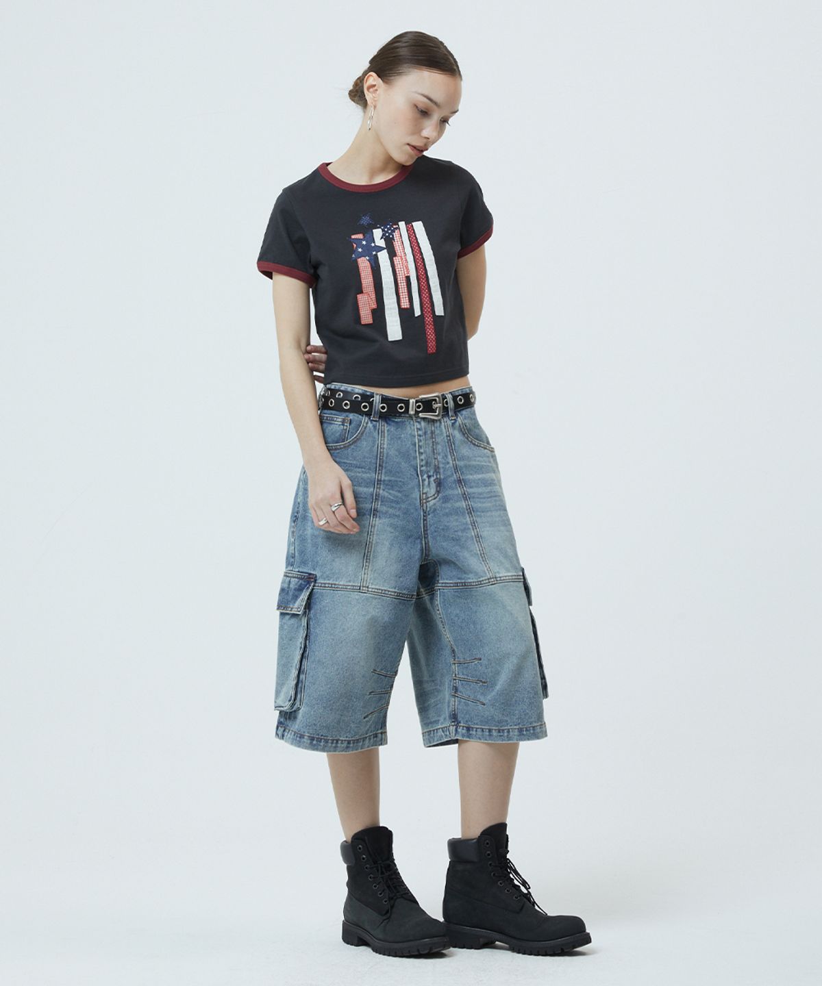 마하그리드(MAHAGRID) FLAG APPLIQUE RINGER CROP TEE CHARCOAL(MG2GMFT513A)