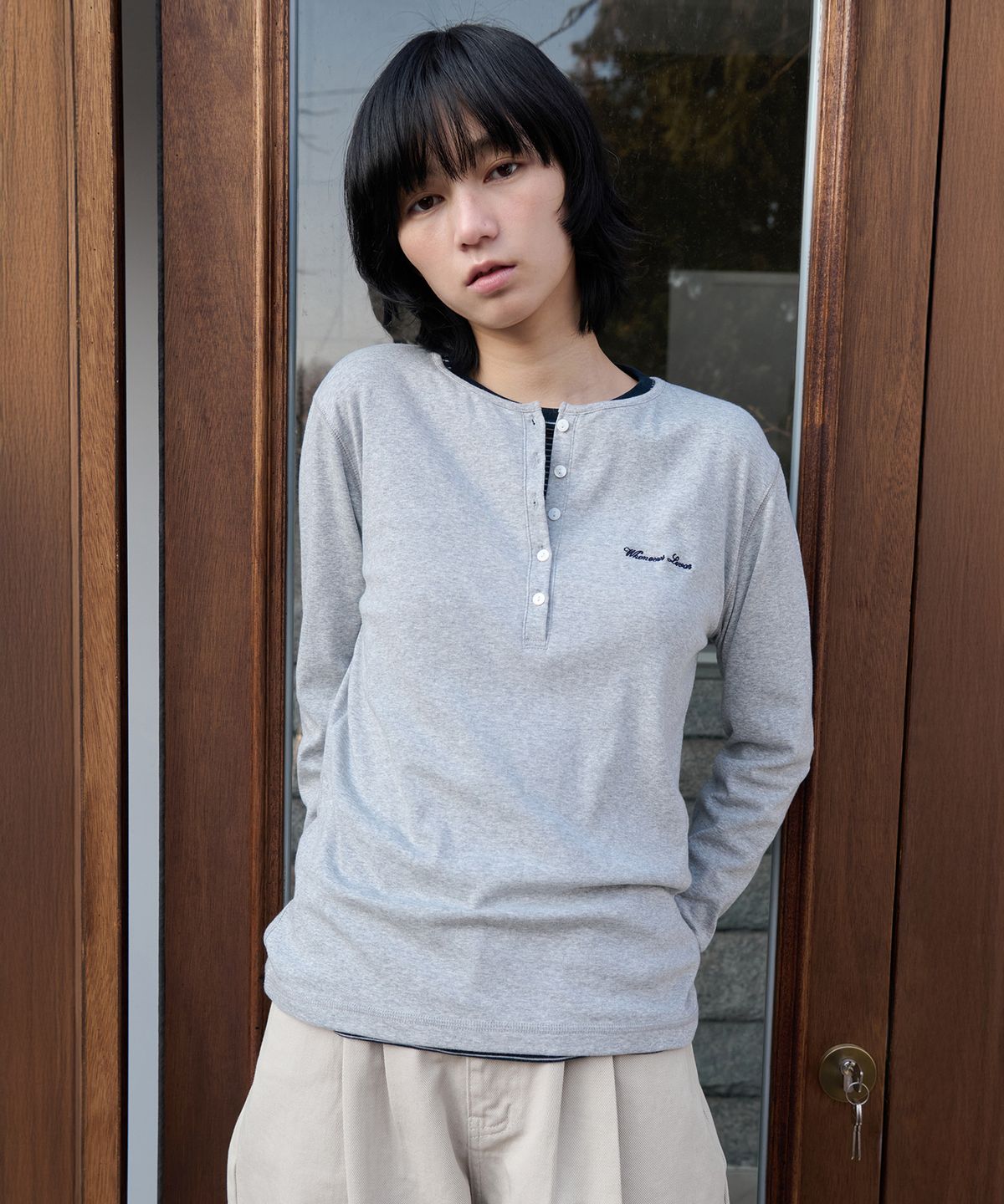르바(LEVAR) Whenever Henley Neck T-shirt - Melange Grey