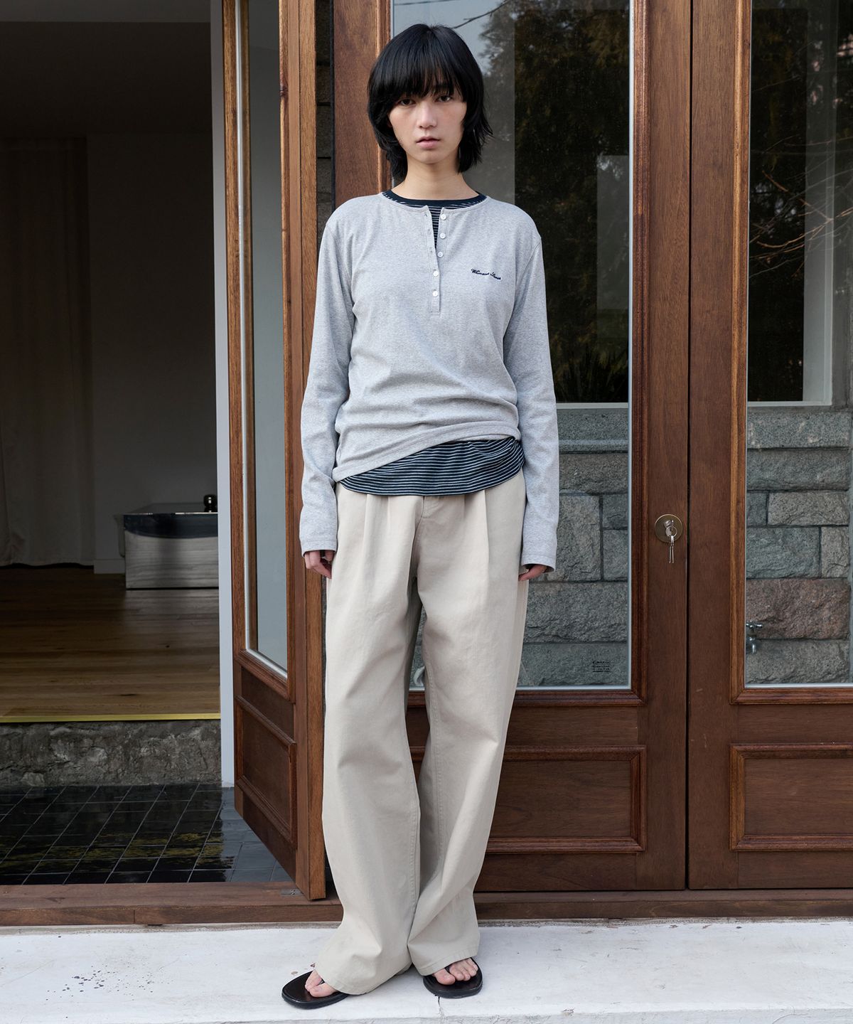 르바(LEVAR) Whenever Henley Neck T-shirt - Melange Grey