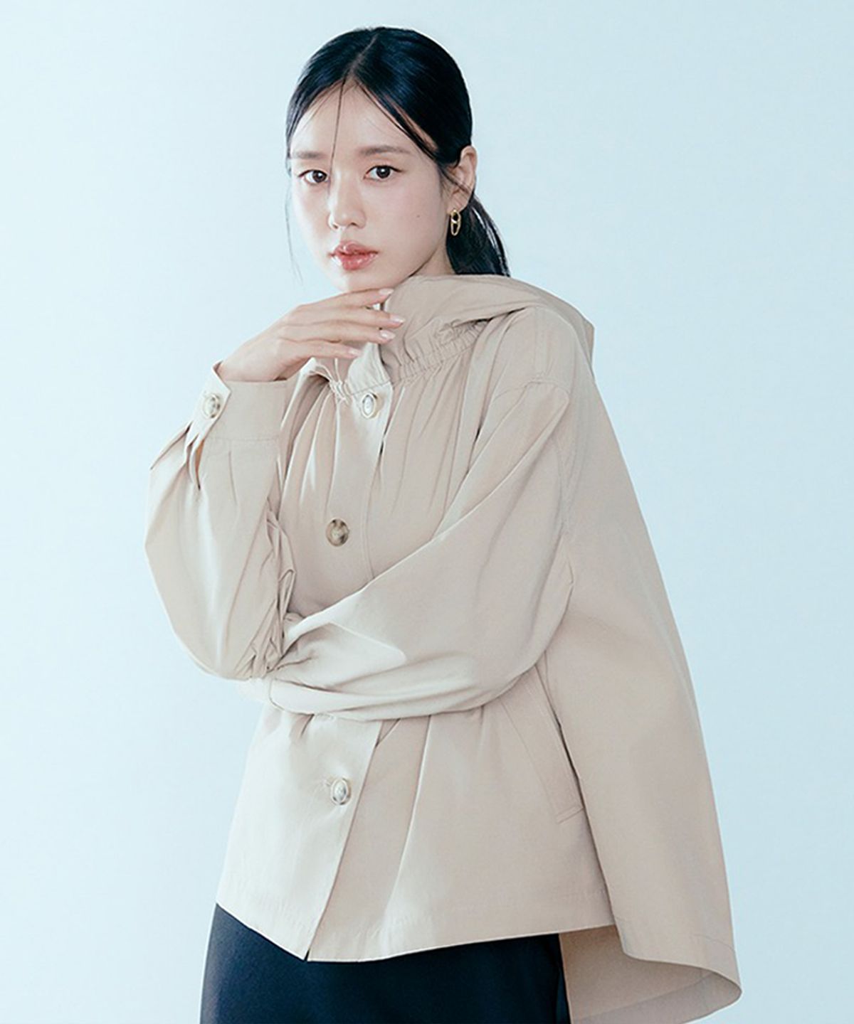 셀렙샵에디션(CELEBSHOP EDITION) 26SS 후드 셔링 사파리 점퍼