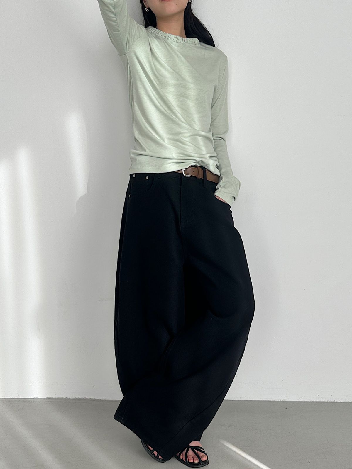 아포엠(APOEM) Shirred Neck Long Sleeve (4C)