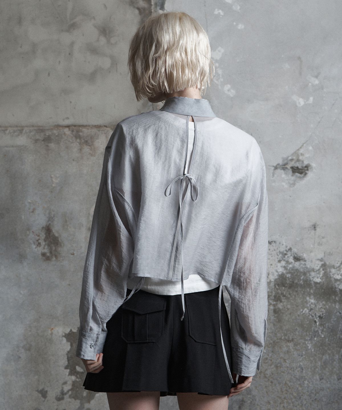 제뉴즈(ZNUZ) Z 크롭 시스루 셔츠 - 라이트그레이