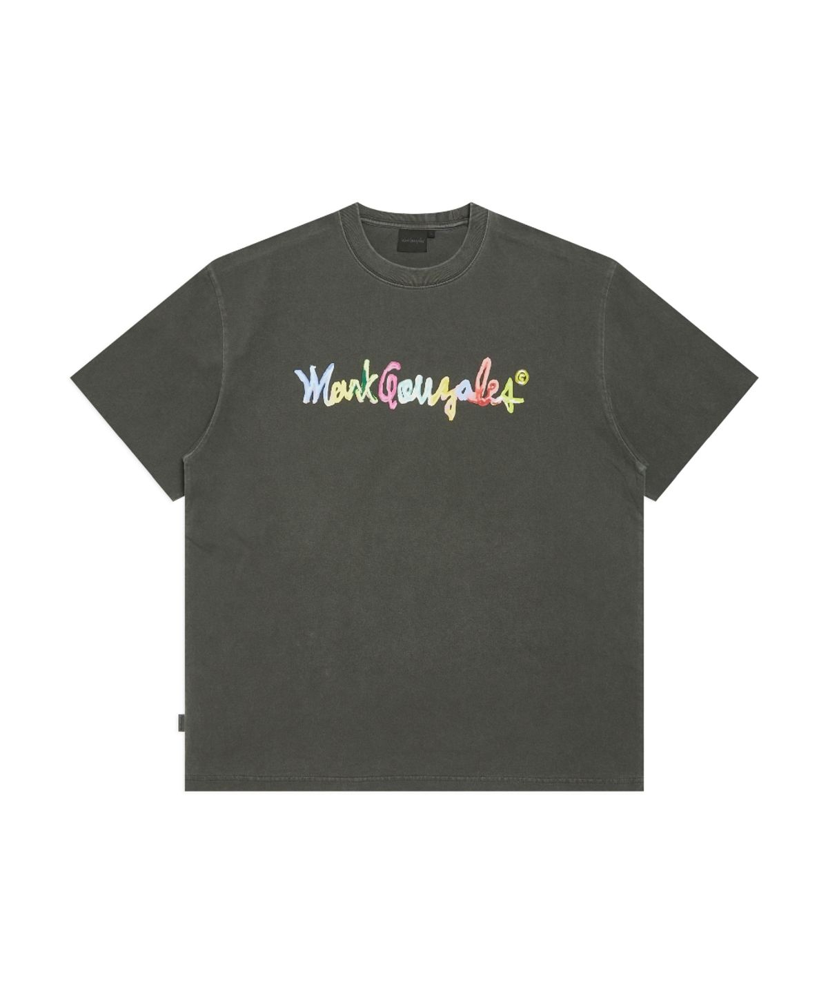 마크곤잘레스(MARK GONZALES) 레인보우 사인로고 피그먼트 반팔 티셔츠 - BLACK