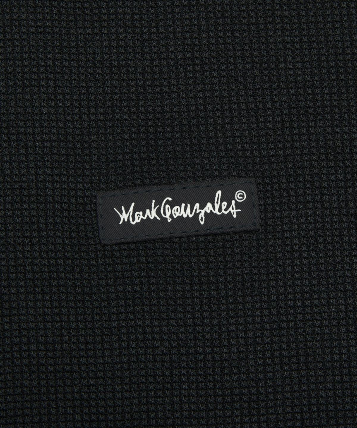 마크곤잘레스(MARK GONZALES) 스몰 박스 로고 와플 반팔 티셔츠 - BLACK