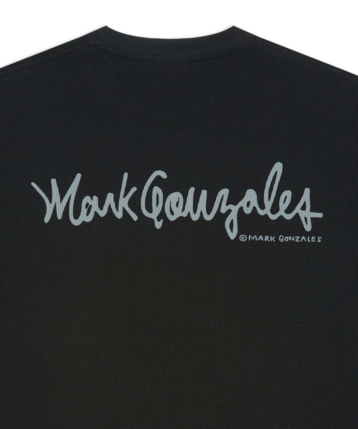마크곤잘레스(MARK GONZALES) 스몰 박스 로고 와플 반팔 티셔츠 - BLACK