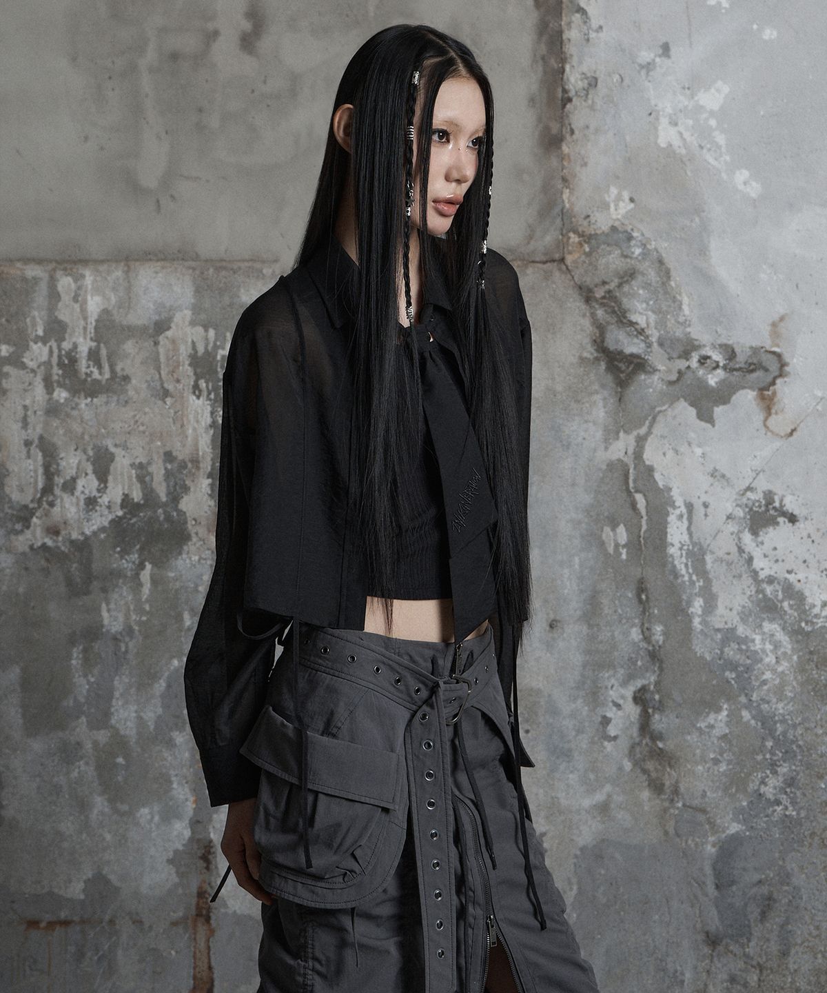 제뉴즈(ZNUZ) Z 크롭 시스루 셔츠 - 블랙