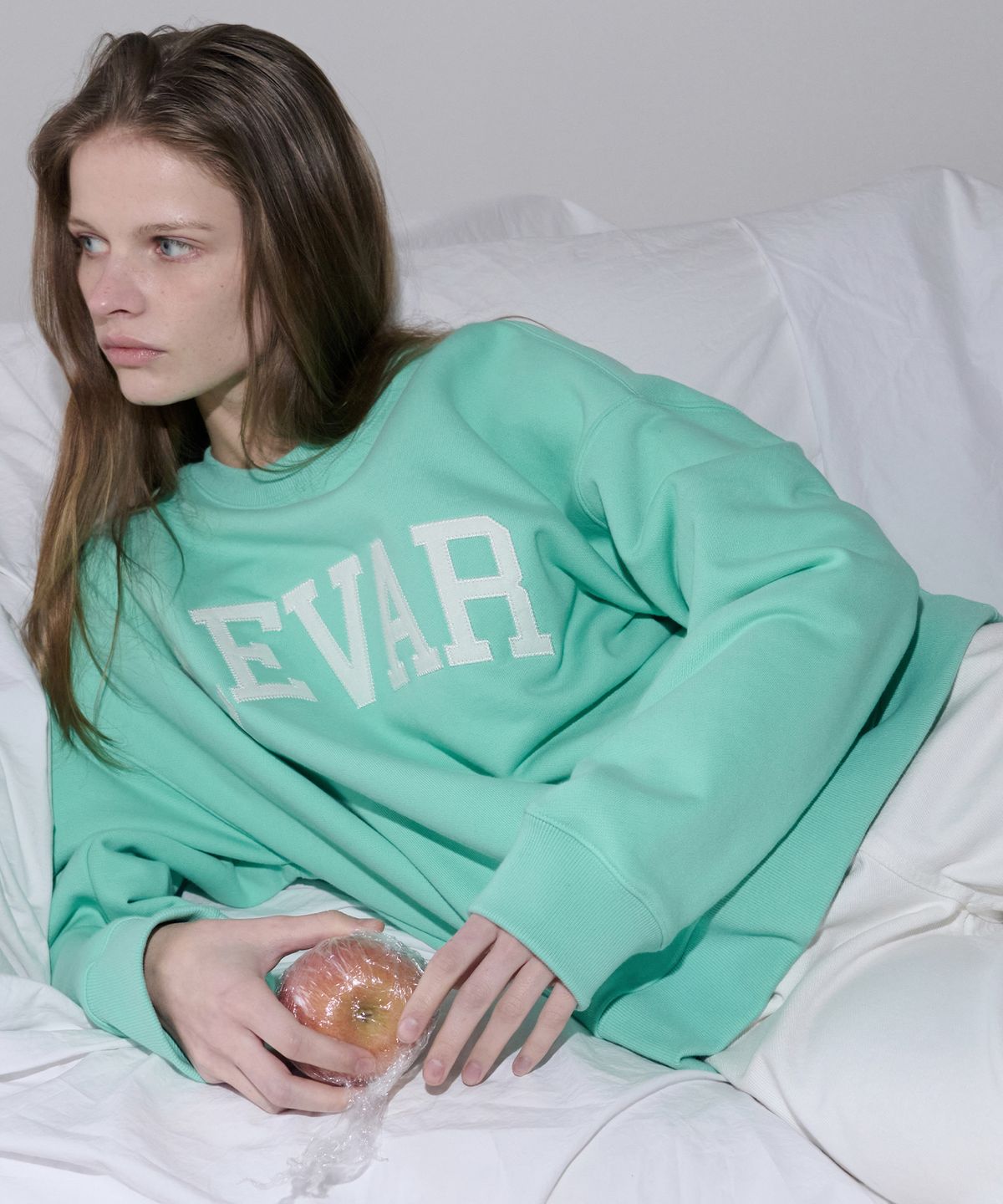 르바(LEVAR) Levar Crewneck Sweatshirt - Apple Green